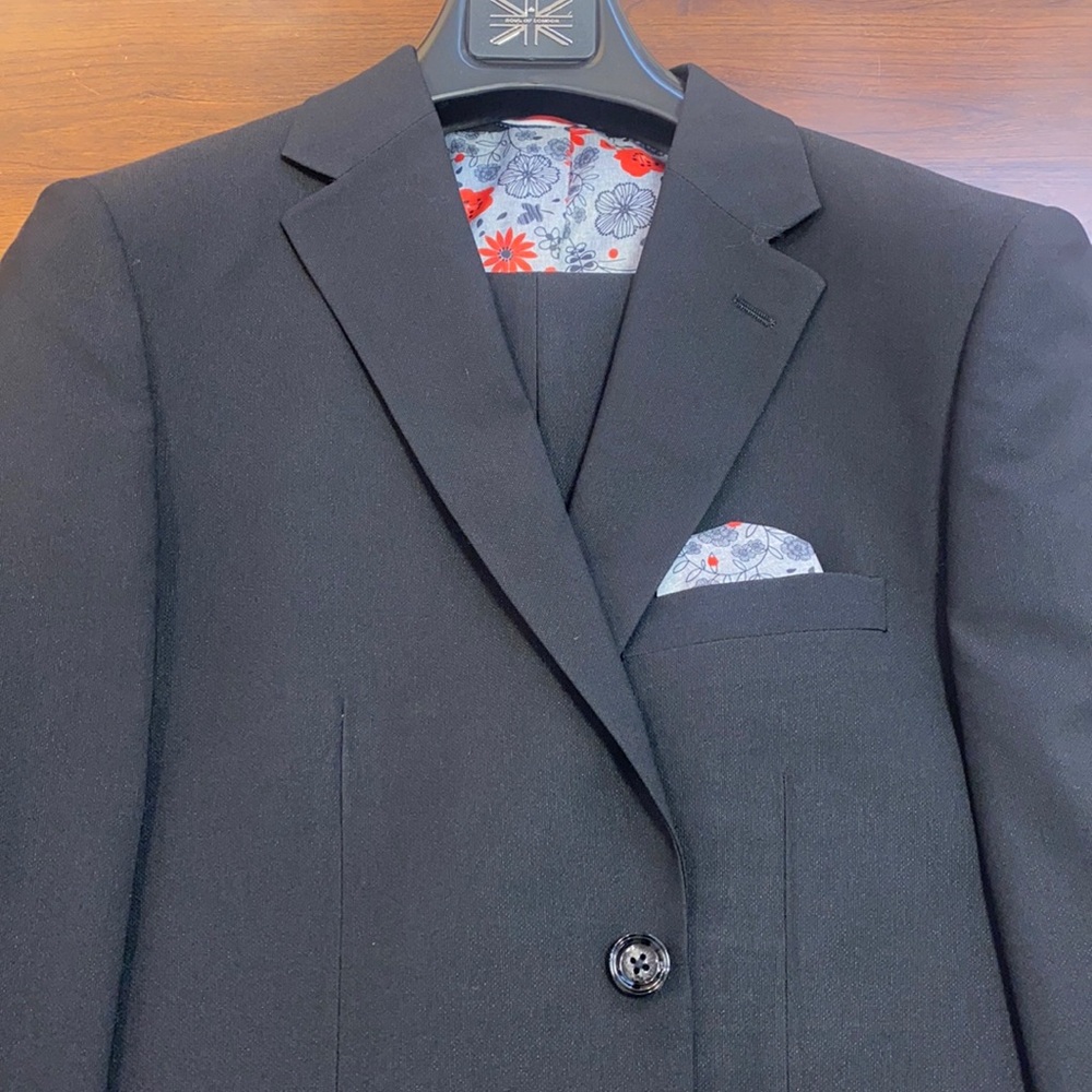 Men’s slim fit suit